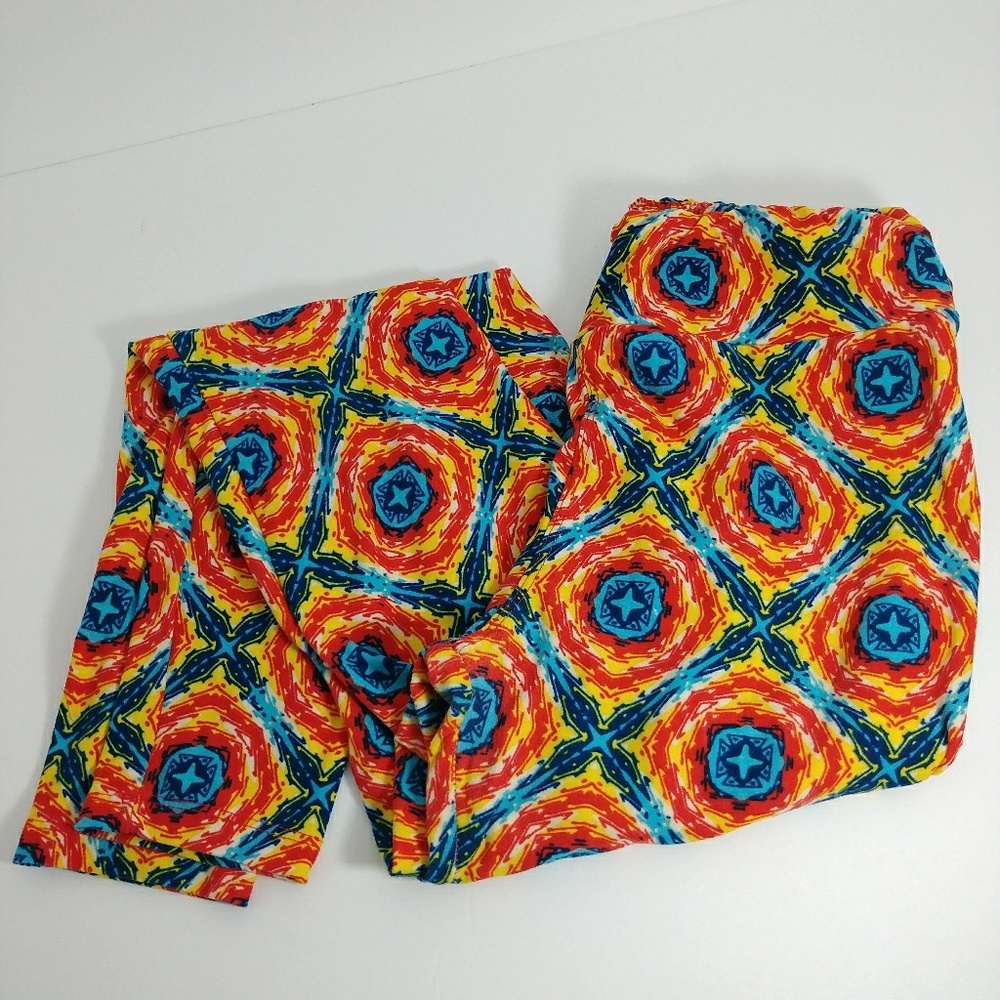 3/$50 sale LULAROE RAINBOW DIAMOND LEGGINGS